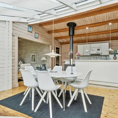 Lovely In With Kitchen Holiday home